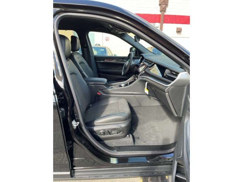 2025 Jeep Grand Cherokee 4xe Trailhawk