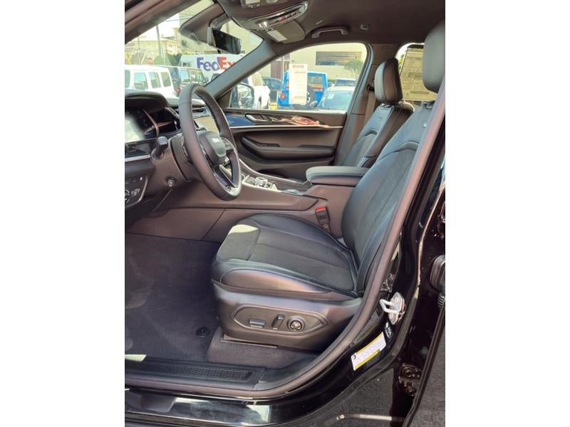 2025 Jeep Grand Cherokee 4xe Trailhawk