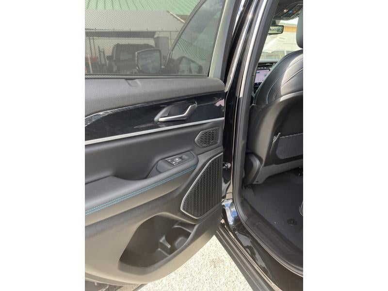 2025 Jeep Grand Cherokee 4xe Trailhawk