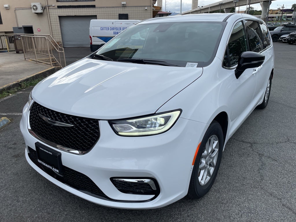 2026 Chrysler Pacifica Select