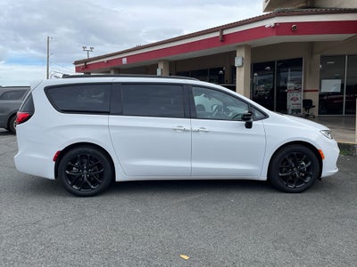 2026 Chrysler Pacifica Limited