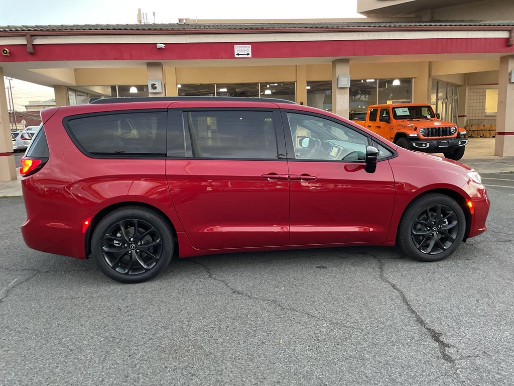 2026 Chrysler Pacifica Limited