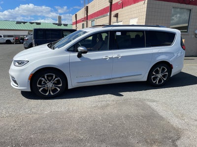 2026 Chrysler Pacifica Pinnacle