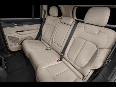 2025 Jeep Grand Cherokee GRAND CHEROKEE LAREDO X 4X2