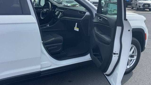 2025 Jeep Grand Cherokee GRAND CHEROKEE LAREDO X 4X2