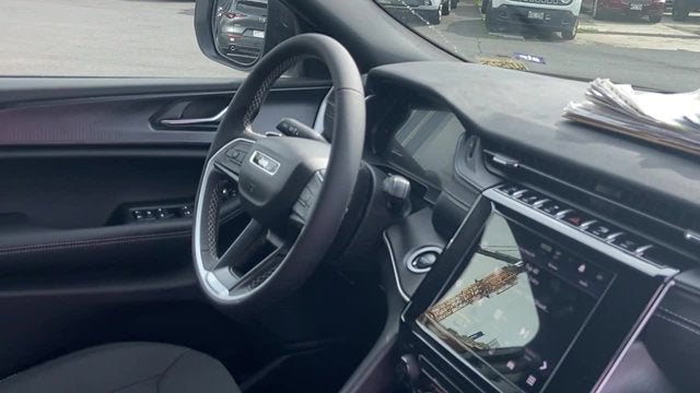 2025 Jeep Grand Cherokee GRAND CHEROKEE LAREDO X 4X2