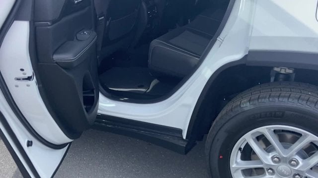 2025 Jeep Grand Cherokee GRAND CHEROKEE LAREDO X 4X2