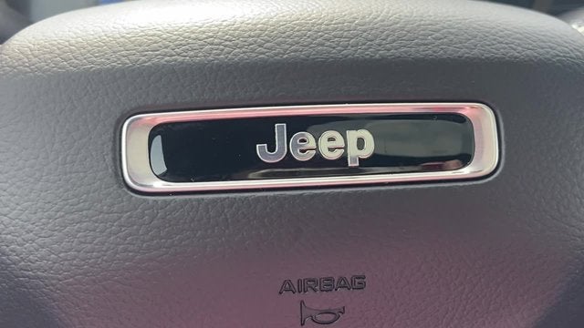 2025 Jeep Grand Cherokee GRAND CHEROKEE LAREDO X 4X2