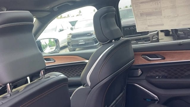 2025 Jeep Grand Cherokee L Summit Reserve