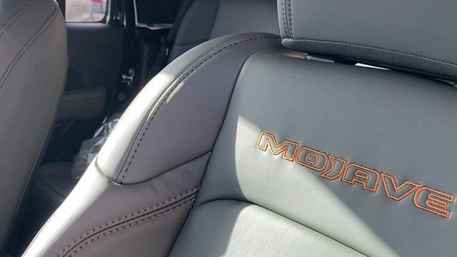 2026 Jeep Gladiator GLADIATOR MOJAVE X 4X4