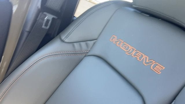 2026 Jeep Gladiator GLADIATOR MOJAVE X 4X4