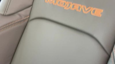 2026 Jeep Gladiator GLADIATOR MOJAVE X 4X4