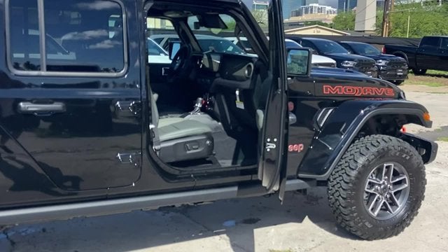 2026 Jeep Gladiator GLADIATOR MOJAVE X 4X4