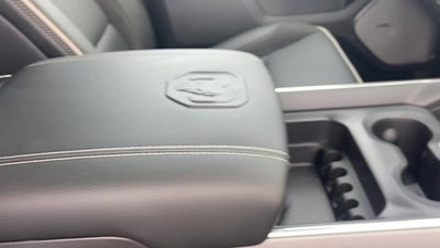 2026 RAM Ram 1500 RAM 1500 LARAMIE CREW CAB 4X2 5'7' BOX