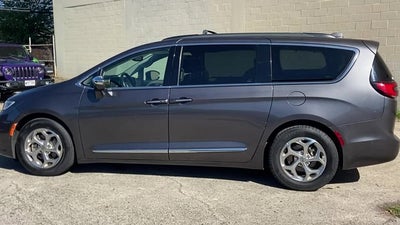 2022 Chrysler Pacifica Limited