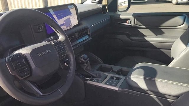 2025 Toyota Land Cruiser 4WD (Natl)