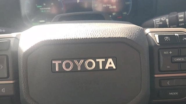 2025 Toyota Land Cruiser 4WD (Natl)