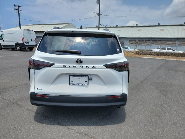 2026 Toyota Sienna LE
