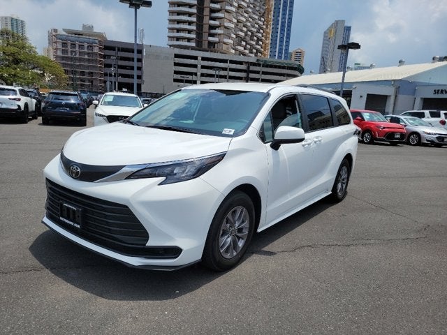 2026 Toyota Sienna LE