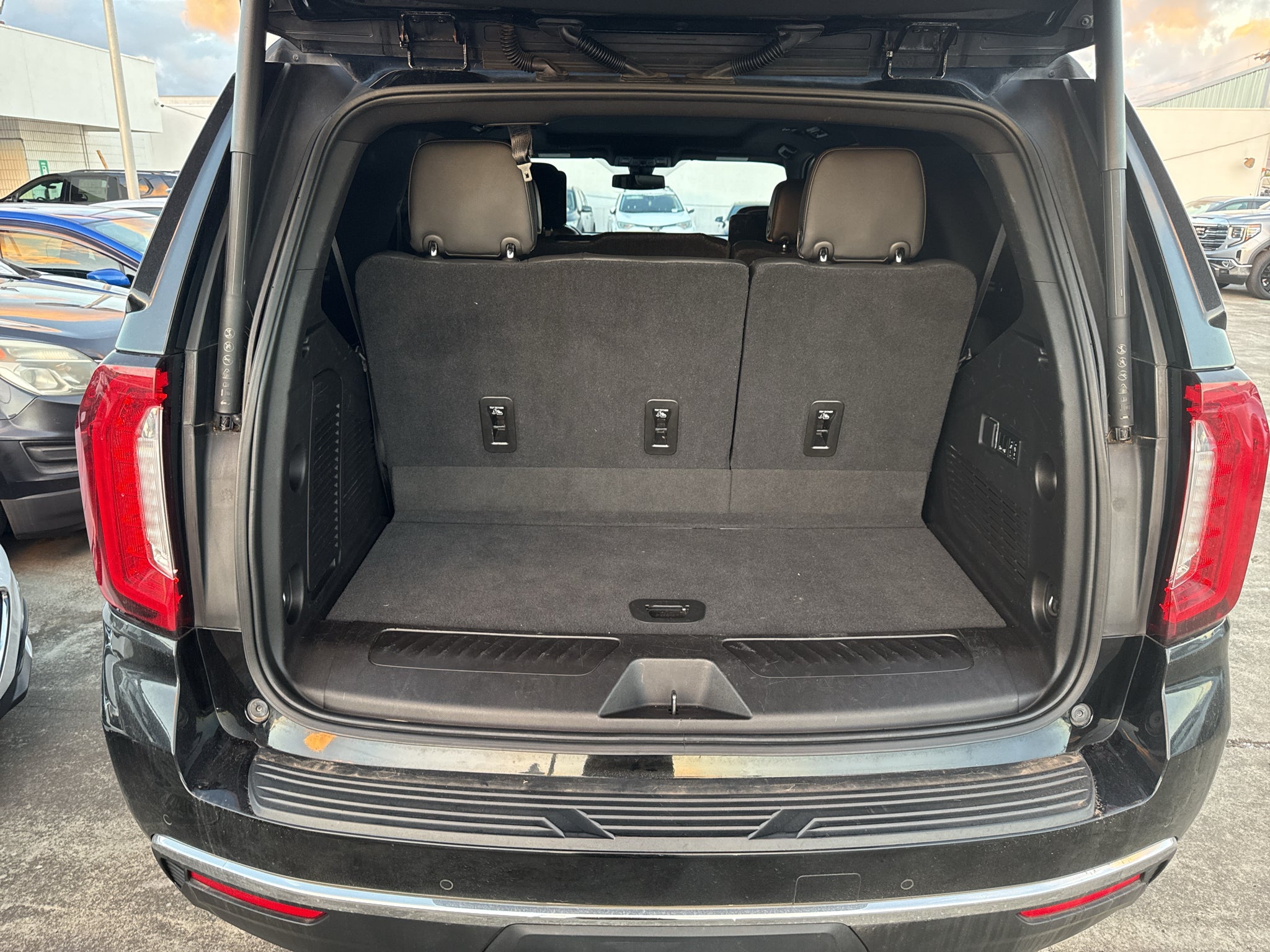 2021 GMC Yukon SLT