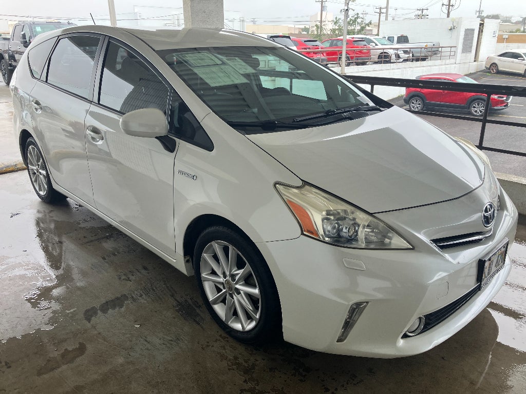 2012 Toyota Prius v Five