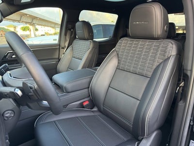 2025 GMC Sierra EV e4WD Crew Cab Max Range Denali