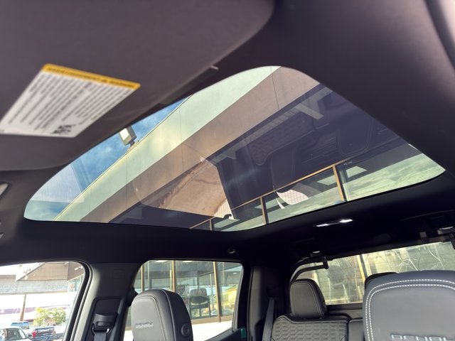 2025 GMC Sierra EV e4WD Crew Cab Max Range Denali