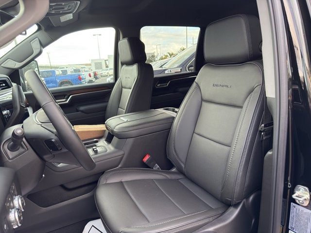 2026 GMC Sierra 2500HD 4WD Crew Cab 159" Denali