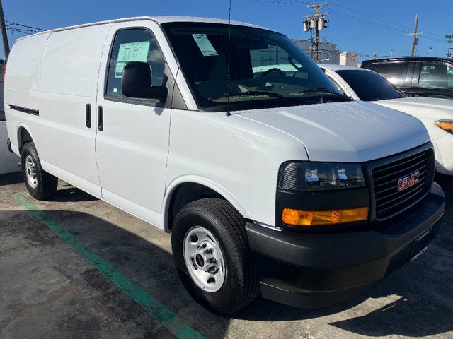 2026 GMC Savana Cargo Van RWD 2500 135"