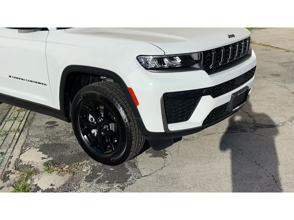2026 Jeep Grand Cherokee GRAND CHEROKEE LAREDO ALTITUDE 4X2