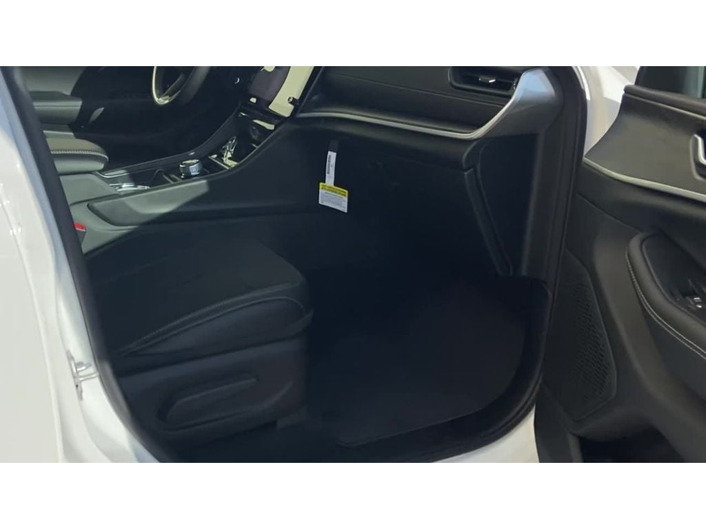 2026 Jeep Grand Cherokee GRAND CHEROKEE LAREDO ALTITUDE 4X2