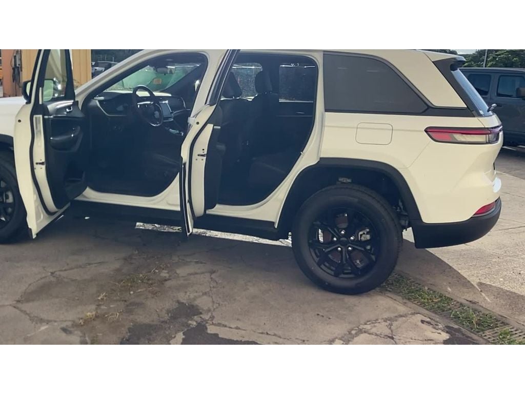 2026 Jeep Grand Cherokee GRAND CHEROKEE LAREDO ALTITUDE 4X2