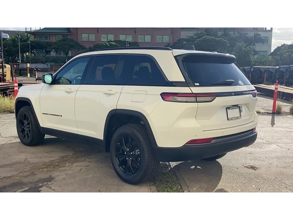 2026 Jeep Grand Cherokee GRAND CHEROKEE LAREDO ALTITUDE 4X2