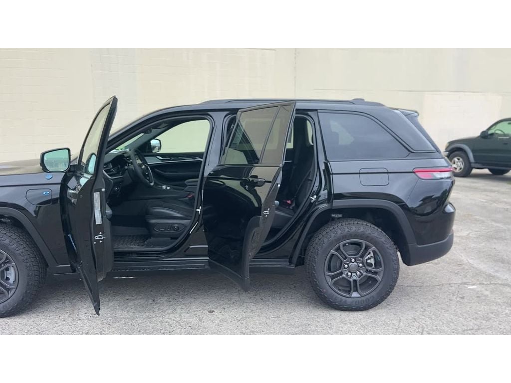 2025 Jeep Grand Cherokee 4xe Trailhawk