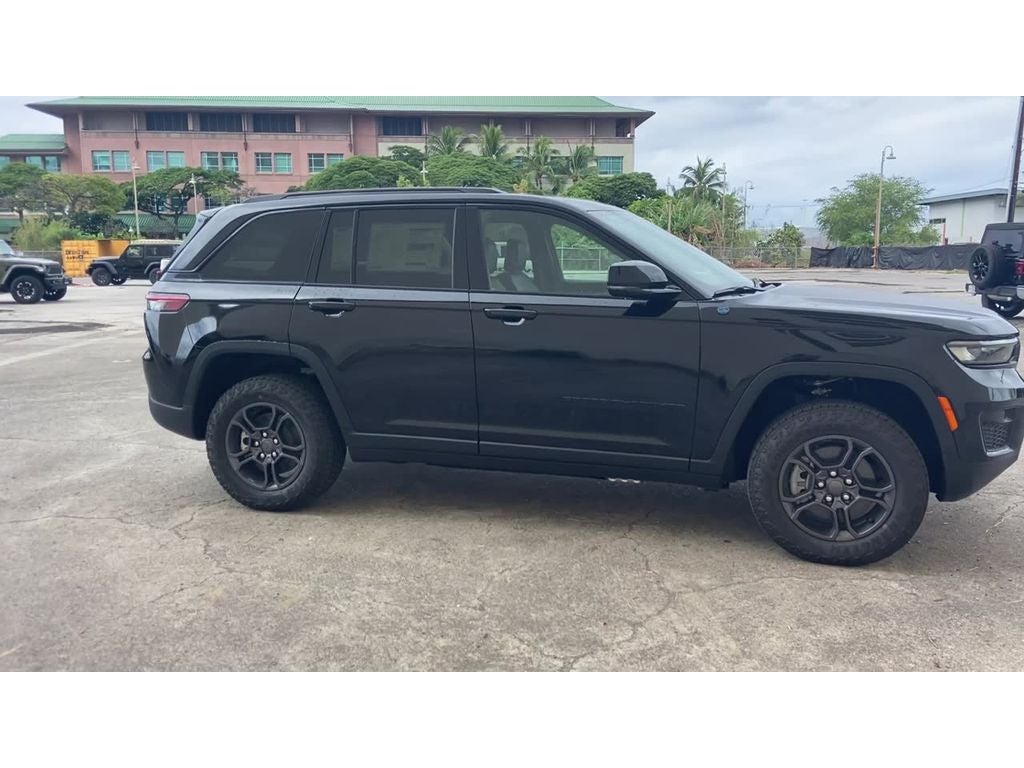 2025 Jeep Grand Cherokee 4xe Trailhawk