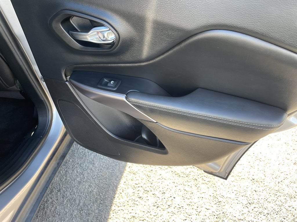 2019 Jeep Cherokee Limited FWD