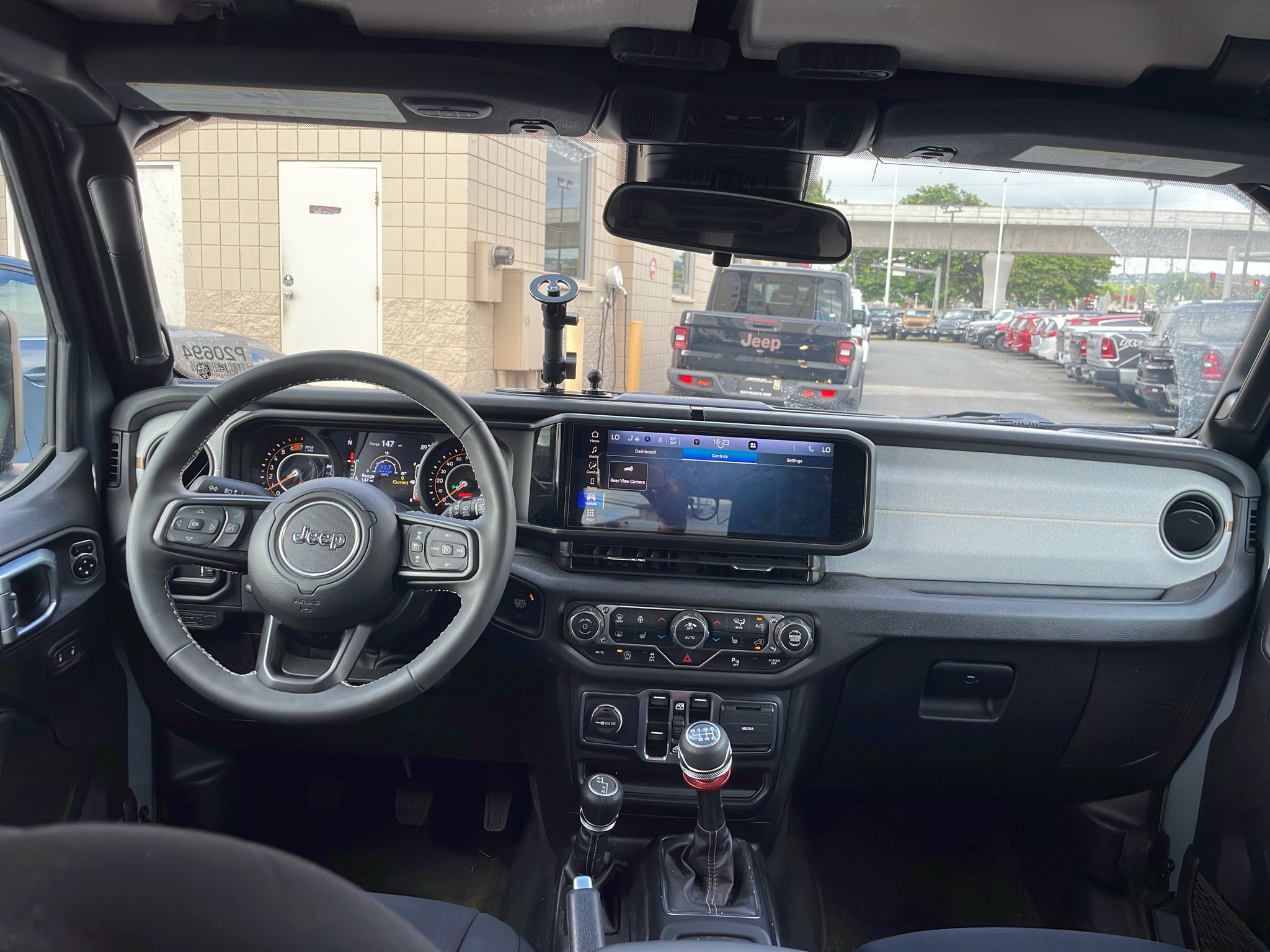 2025 Jeep Wrangler 4-Door Summit 4x4
