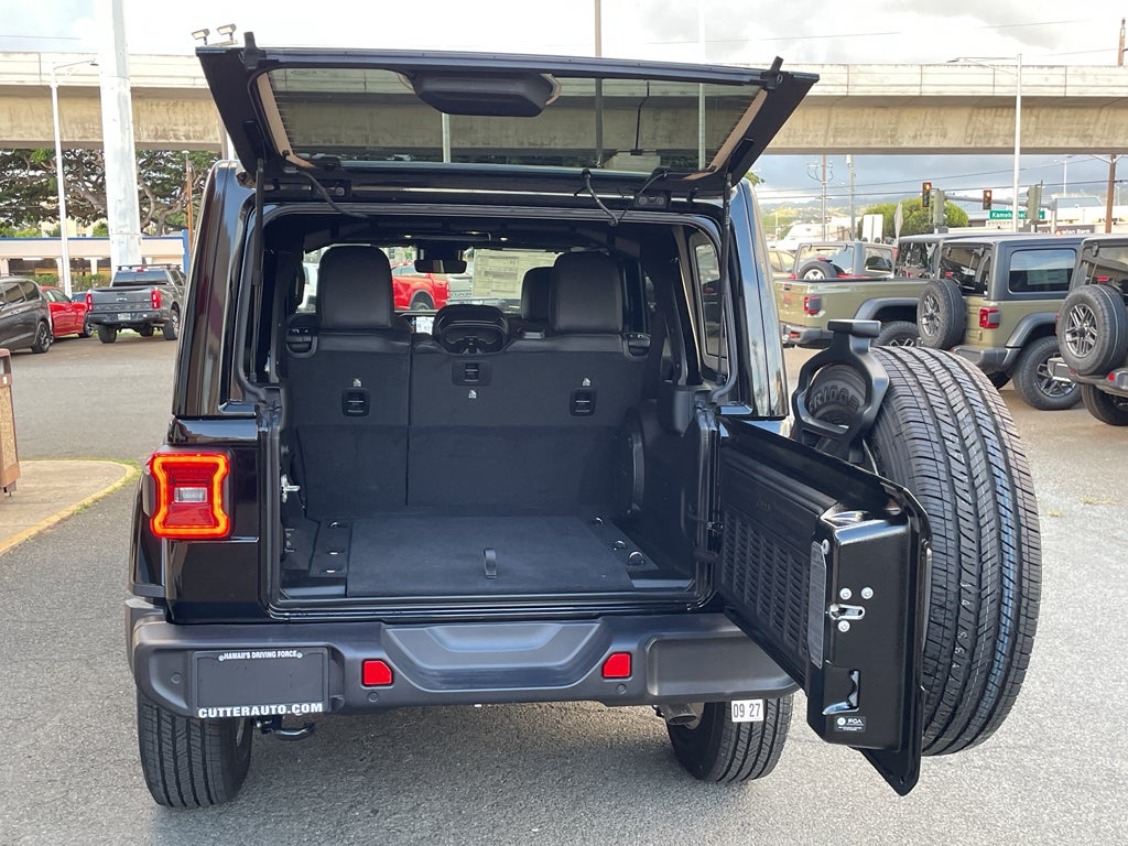 2025 Jeep Wrangler 4-Door Sahara 4x4