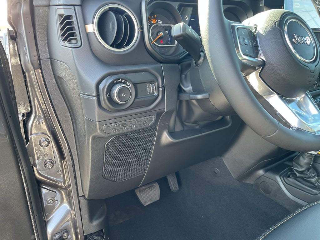 2025 Jeep Wrangler WRANGLER 4-DOOR SAHARA