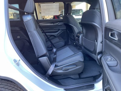 2025 Jeep Grand Cherokee GRAND CHEROKEE L LAREDO X 4X2