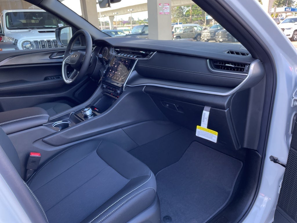 2025 Jeep Grand Cherokee GRAND CHEROKEE L LAREDO X 4X2