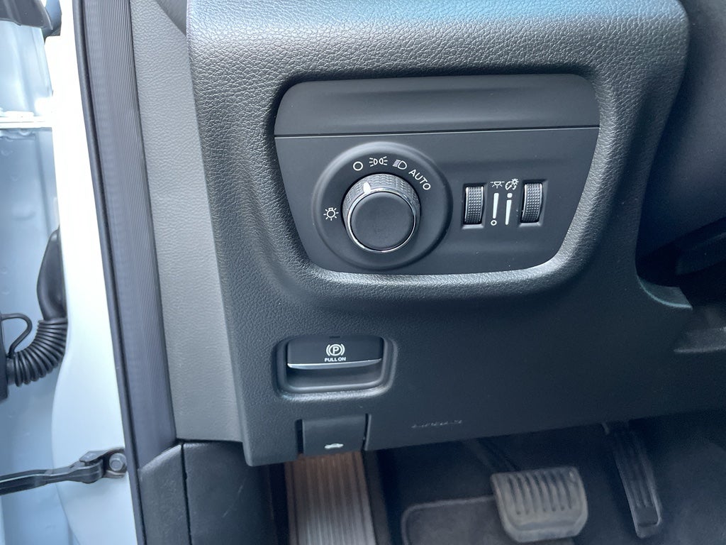 2025 Jeep Grand Cherokee GRAND CHEROKEE L LAREDO X 4X2