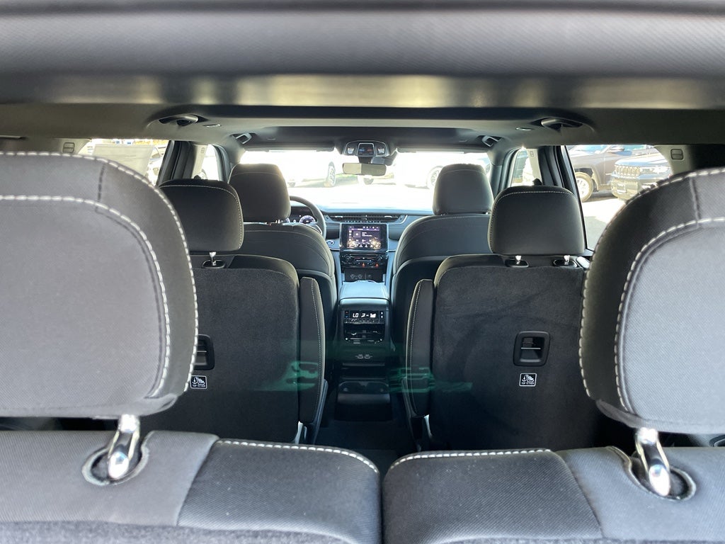 2025 Jeep Grand Cherokee GRAND CHEROKEE L LAREDO X 4X2