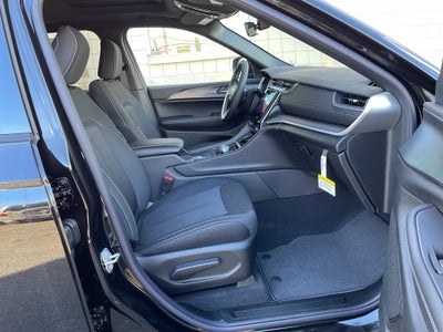 2025 Jeep Grand Cherokee GRAND CHEROKEE L LAREDO X 4X2