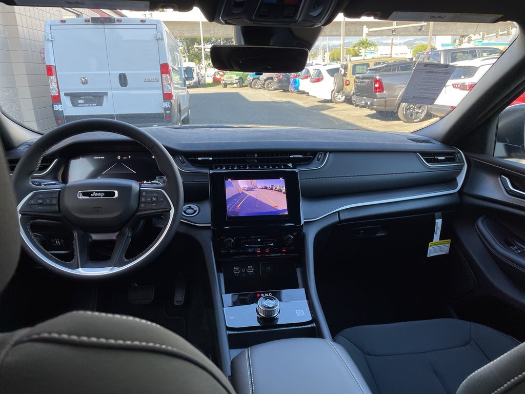 2025 Jeep Grand Cherokee GRAND CHEROKEE L LAREDO X 4X2