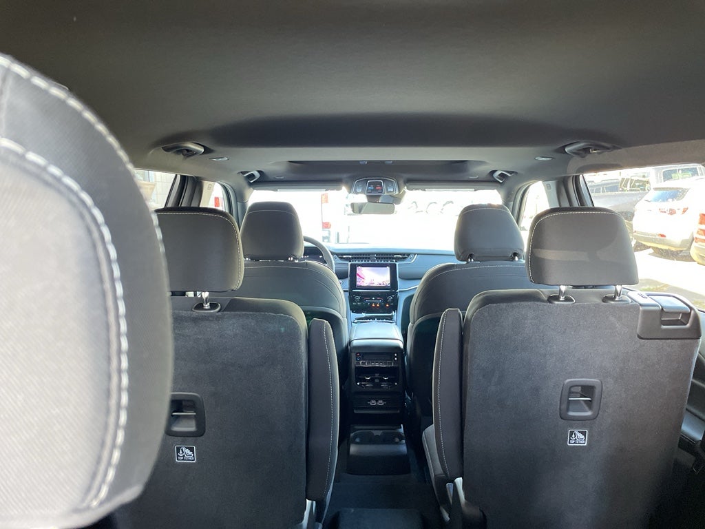 2025 Jeep Grand Cherokee GRAND CHEROKEE L LAREDO X 4X2