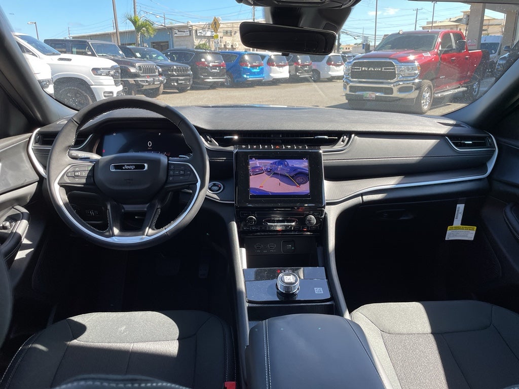 2025 Jeep Grand Cherokee GRAND CHEROKEE L LAREDO X 4X2