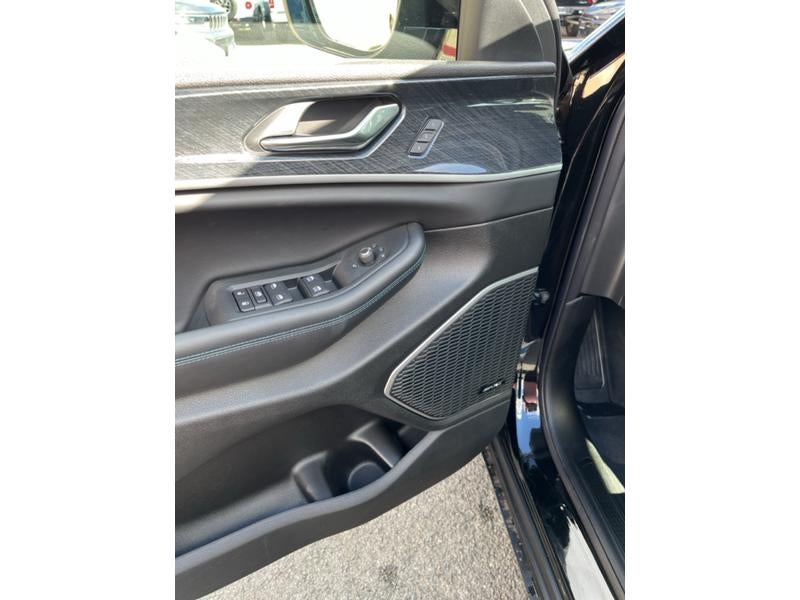 2025 Jeep Grand Cherokee 4xe Trailhawk