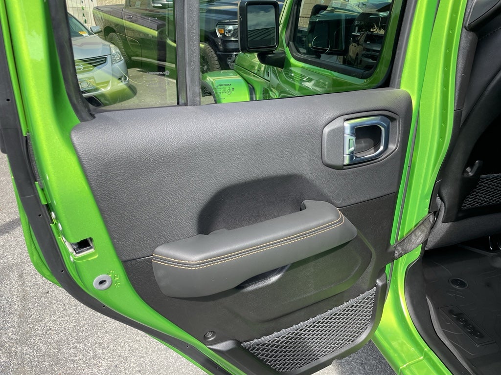 2026 Jeep Gladiator GLADIATOR SAHARA 4X4