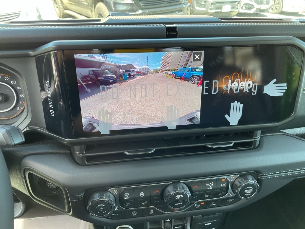 2026 Jeep Gladiator GLADIATOR SAHARA 4X4